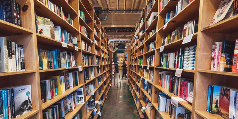 powells independent bookstores